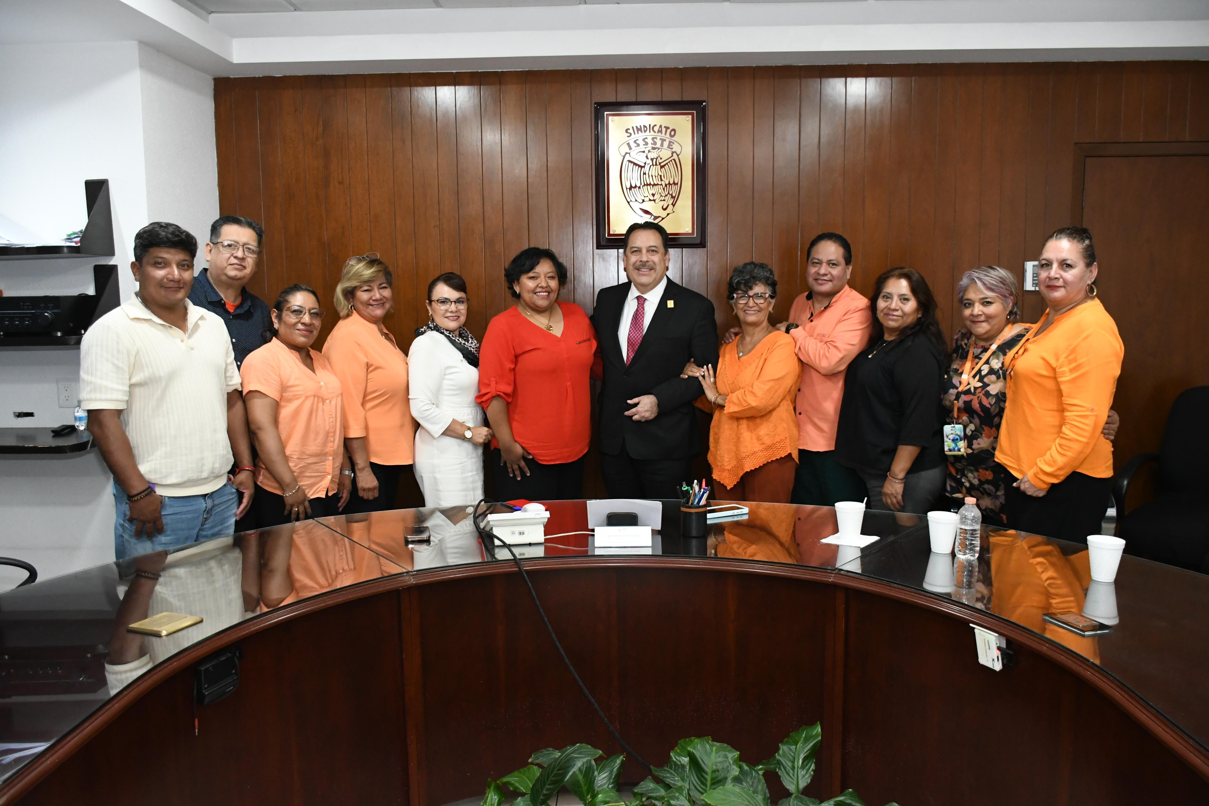 Reunión con compañeras y compañeros de la Sección XLI, Hospital Regional "1º de Octubre"